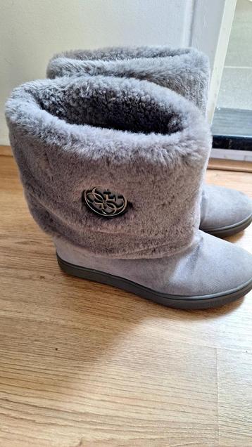 Guess grey wedges boots beschikbaar voor biedingen