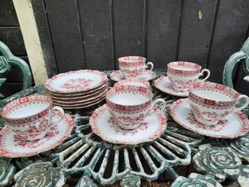 Seltmann Weiden Bavaria Theresia rood, oa petit fourtjes  beschikbaar voor biedingen
