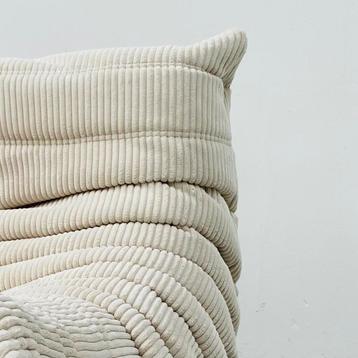 Togo Fauteuil in Beige Cord -  in prachtige staat. beschikbaar voor biedingen
