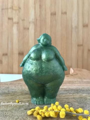 Mooie volslanke vrouw beeld decoratie eyecatcher Epoxy Art beschikbaar voor biedingen