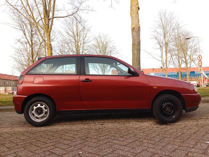 Seat Ibiza 1.4 44KW 1998 Rood, Auto's, Seat, Particulier, Ibiza, Airbags, Metallic lak, Radio, Benzine, Hatchback, Handgeschakeld