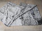 Te koop nieuw grijs/wit dekbedovertrek met print en 2 kussen, Dekbedovertrek, Ophalen of Verzenden, Grijs, Nieuw
