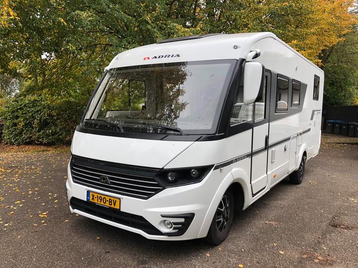 Adria sonic 700DC plus . AUTOMAAT, Caravans en Kamperen, Campers, Particulier, tot en met 4, Integraal, Adria, Fiat, Diesel, Automaat