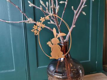 Hanger met haasje  beschikbaar voor biedingen