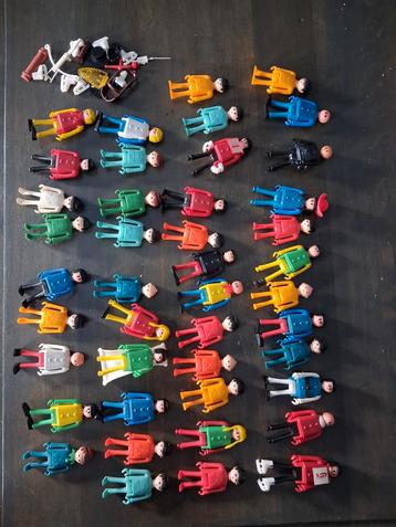 Playbig poppetjes met enkele assesoires.  beschikbaar voor biedingen