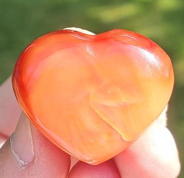 Carneool hart edelsteen hartje natuursteen edelstenen  beschikbaar voor biedingen