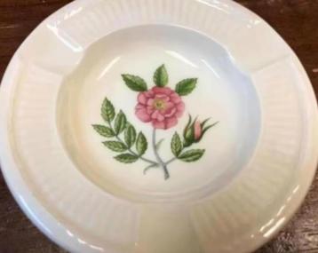 Porseleinen asbak Wedgwood Rosalinde (12cm) beschikbaar voor biedingen