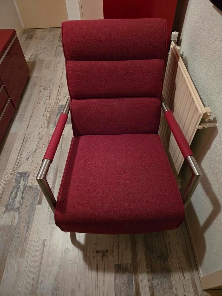 Rode Stoel - Stijlvol en Comfortabel!, Huis en Inrichting, Fauteuils, Gebruikt, Metaal, Stof, 50 tot 75 cm, Minder dan 75 cm, Ophalen