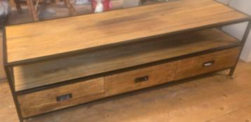 Industrieel tv meubel  beschikbaar voor biedingen