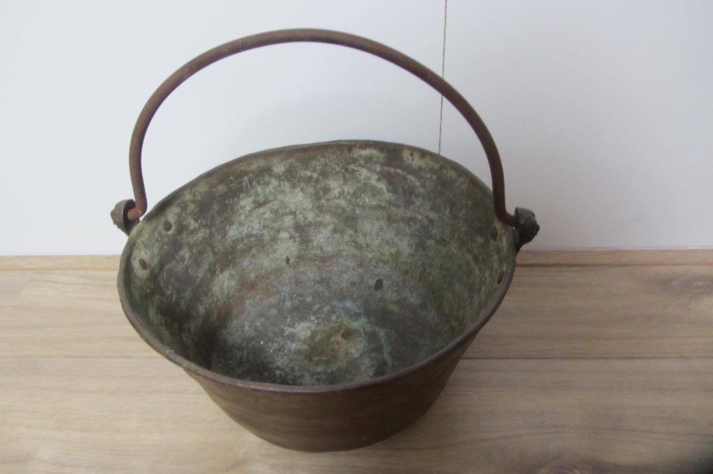 koperen bak met hengsel, Ophalen, Koper