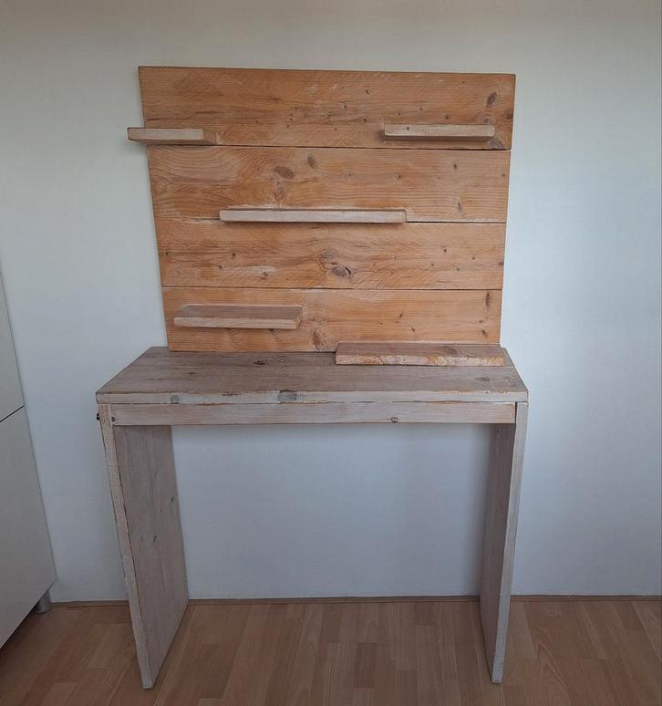 Sidetable met bijbehorende wandrek van steigerhout, Huis en Inrichting, Tafels | Sidetables, Gebruikt, 25 tot 50 cm, 100 tot 150 cm