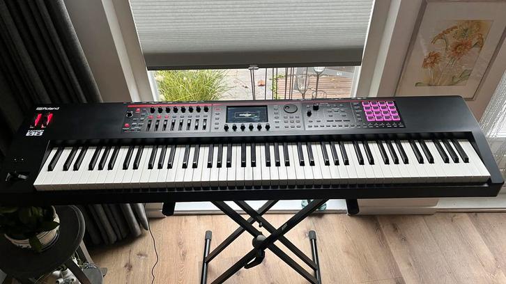 Roland Fantom-08 - Zo goed als nieuw!, Muziek en Instrumenten, Keyboards, Zo goed als nieuw, 88 toetsen, Roland, Aanslaggevoelig