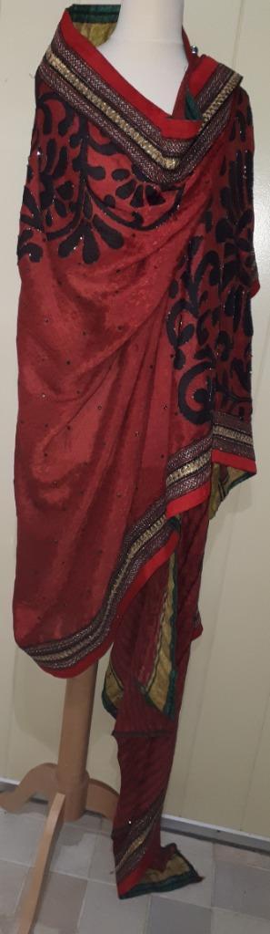 Vintage grote zijden geborduurde India sjaal/omslagdoek, Kleding | Dames, Mutsen, Sjaals en Handschoenen, Nieuw, Sjaal, Maat 46/48 (XL) of groter