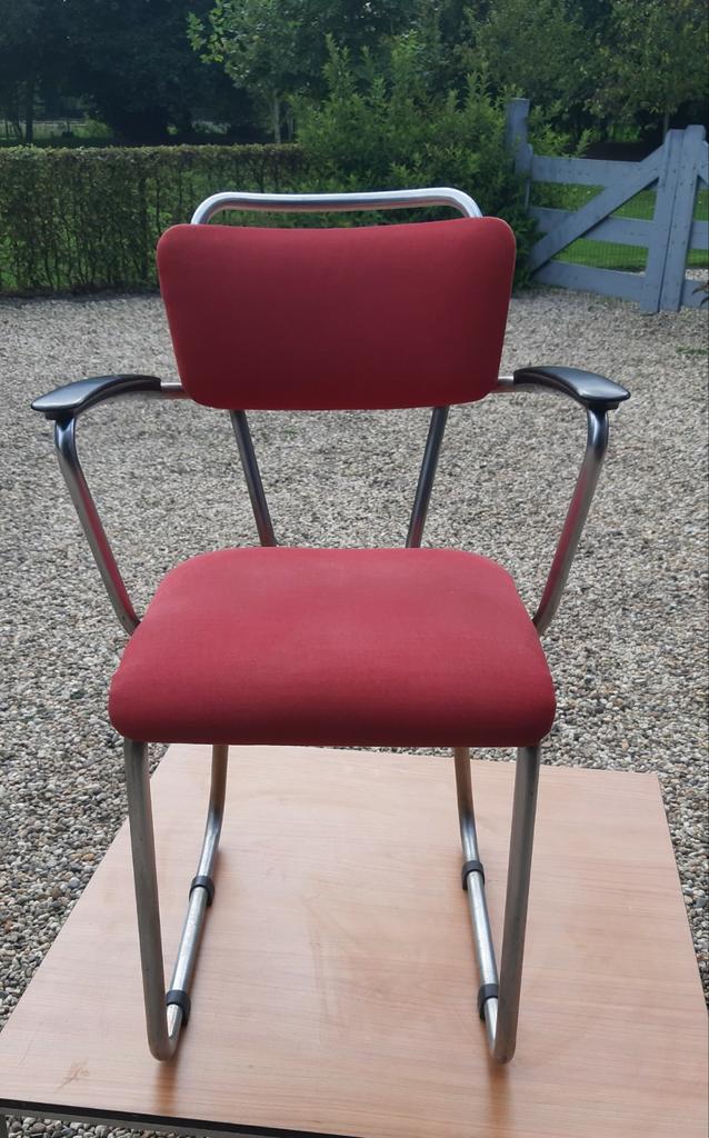 Gispen sledestoel type PTT 214 Chris Hoffman STOF NAAR WENS, Huis en Inrichting, Stoelen, Zo goed als nieuw, Stof, Ophalen of Verzenden