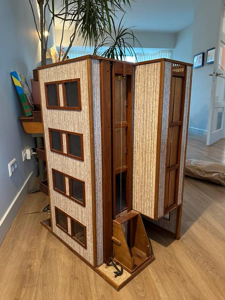 Garage voor speelgoedauto’s (met lift en verlichting), Antiek en Kunst, Antiek | Speelgoed, Ophalen