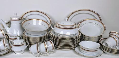 Noritake Doral Maroon eet-en koffieservies 12 pers., Antiek en Kunst, Antiek | Servies compleet, Ophalen