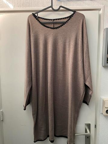 2 jurken/tunieken draagmaat 46/48, taupe en grijs, nieuw! beschikbaar voor biedingen