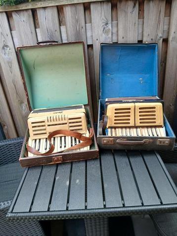 Accordeons vintage twee stuks  beschikbaar voor biedingen