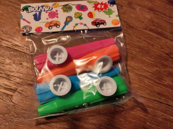 Nieuwe, verpakte kazoo's - Set 4 kleuren - Plezier zekerheid, Muziek en Instrumenten, Overige Muziek en Instrumenten, Nieuw, Ophalen of Verzenden