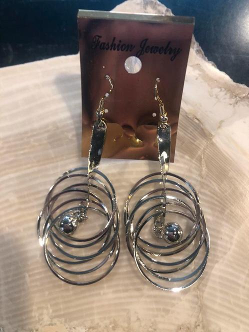 Partij van 100 oorbellen ronde ringen zilverkleurige, Sieraden, Tassen en Uiterlijk, Oorbellen, Nieuw, Overige materialen, Ophalen of Verzenden