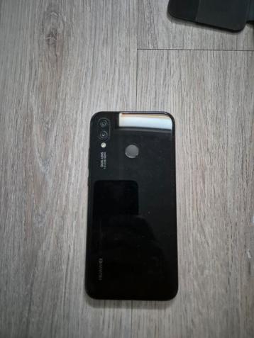Huawei P20 lite met originele doos en hoesjes beschikbaar voor biedingen