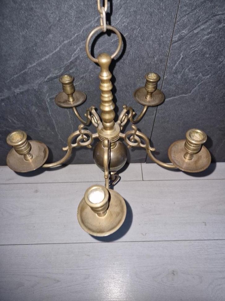 Een leuke en een mooie vintage hang kandelaar van messing, Huis en Inrichting, Woonaccessoires | Kandelaars en Kaarsen, Gebruikt