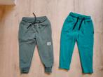 •	2 sweatpants/joggingbroeken maat 92, Kinderen en Baby's, Kinderkleding | Maat 92, Broek, Jongen of Meisje, Ophalen of Verzenden