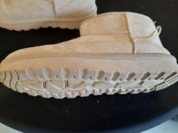 Beige Enkellaarsjes Maat 38 beschikbaar voor biedingen
