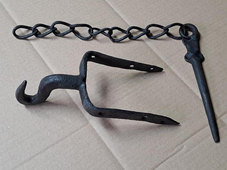 Te koop twee antieke smeedijzeren voorwerpen, Antiek en Kunst, Antiek | Gereedschap en Instrumenten, Verzenden