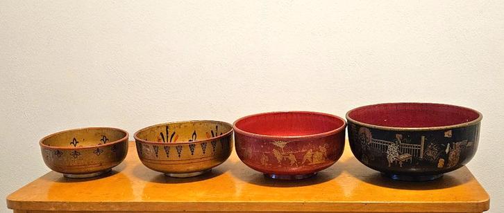 Een Frans 19e-eeuw setje van in elkaar passende kommen, Antiek en Kunst, Kunst | Beelden en Houtsnijwerken, Ophalen of Verzenden