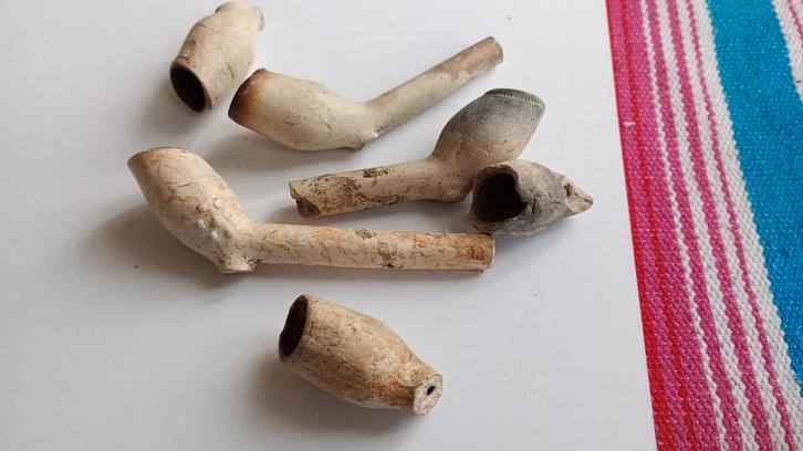 Oude Pijpenkoppen Bodemvondst, Verzamelen, Rookartikelen, Aanstekers en Luciferdoosjes, Ophalen of Verzenden