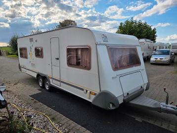 Knaus 650 , bj 2002  ,vast bed,treinzit,rondzit  beschikbaar voor biedingen