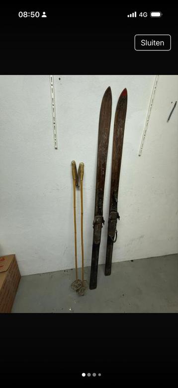 Antieke Ski's met Bamboe Stokken beschikbaar voor biedingen