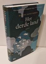 Karina Sainz Borgo - Het derde land, Ophalen of Verzenden, Zo goed als nieuw, Nederland