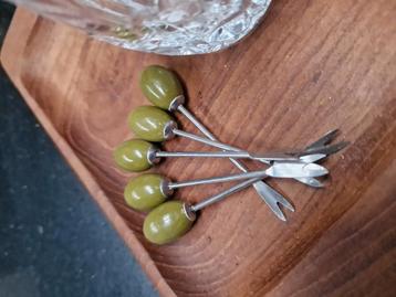 Vintage olijf cocktail prikkers  beschikbaar voor biedingen