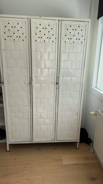 Kledingkast/Lockerkast beschikbaar voor biedingen