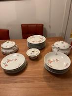 Arzberg servies met bloemen, Huis en Inrichting, Keuken | Servies, Ophalen, Porselein, Overige stijlen, Bord(en)