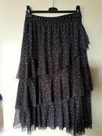 Zwarte midirok met schuine volant stippen van Reserved,mt.40, Kleding | Dames, Rokken, Maat 38/40 (M), Verzenden, Zwart, Nieuw