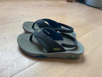Reef Teenslippers mt 28-29 met bandje beschikbaar voor biedingen