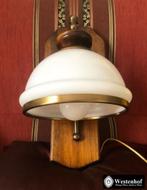 Wandlamp hout, messing - olie lampenkap wit / melkglas, Ophalen of Verzenden, Gebruikt, Glas