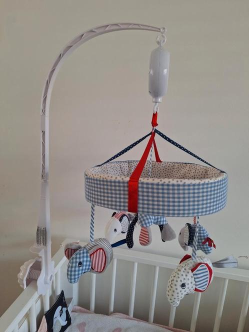 Prenatal muziekmobiel met olifanten en aapje en 2 muziekdoos, Kinderen en Baby's, Boxen, Zo goed als nieuw, Ophalen of Verzenden
