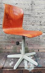 Stoel. Kinderstoel. Thur-op-Seat. W. Germany. Ca '40/'60., Huis en Inrichting, Stoelen, Metaal, Klassieke stijl, Bruin, Zo goed als nieuw