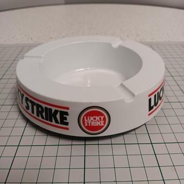 Asbak	Lucky Strike wit, plastic 15cm beschikbaar voor biedingen