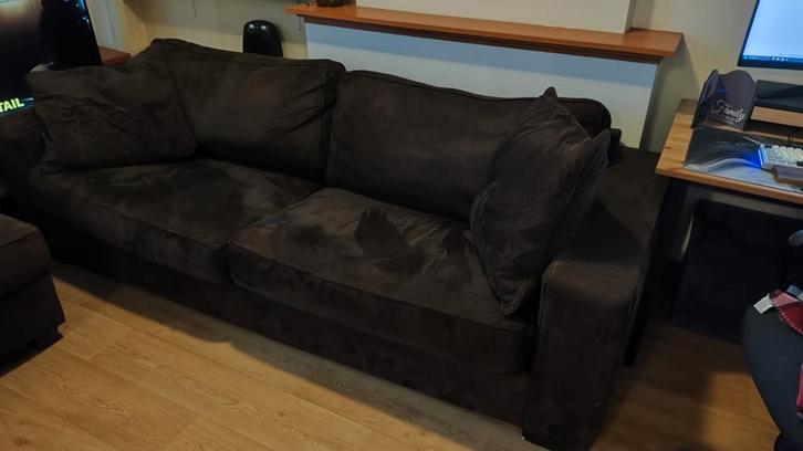 Gratis ophalen bank en poef, Huis en Inrichting, Banken | Bankstellen, Gebruikt, Rechte bank, Driepersoons, 250 tot 300 cm, 75 tot 100 cm