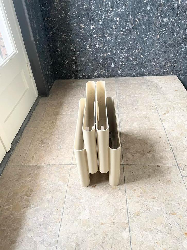 Vintage Kartell Portariviste lectuurbak, Huis en Inrichting, Woonaccessoires | Krantenbakken en Lectuurbakken, Gebruikt, Ophalen