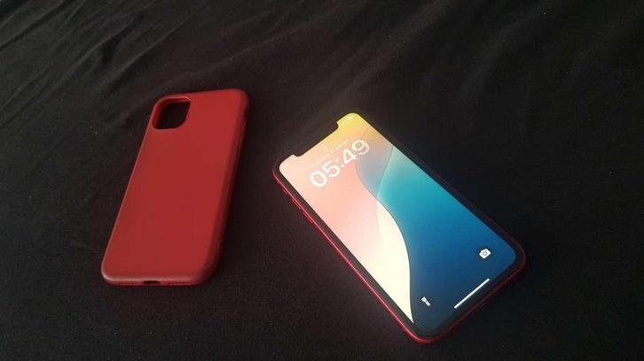 Rode iPhone 11 - Goede staat!, Telecommunicatie, Mobiele telefoons | Apple iPhone, Gebruikt, 64 GB, Zonder abonnement, Zonder simlock