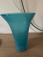 Blauwe glazen vaas, Huis en Inrichting, Woonaccessoires | Vazen, 50 tot 75 cm, Blauw, Ophalen of Verzenden, Glas