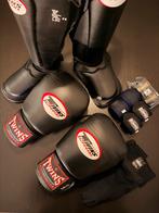 Twins Boksset (Handschoenen 16oz, Scheenbeschermers XL), Overige, Maat XL, Vechtsportbescherming, Ophalen of Verzenden