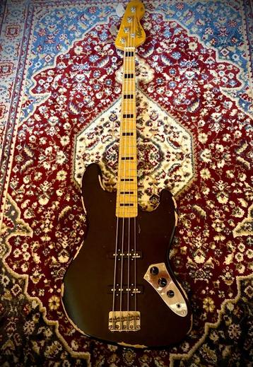 Vintage Icon basgitaar  beschikbaar voor biedingen