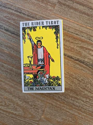 Nieuwe The Rider Tarot Set beschikbaar voor biedingen